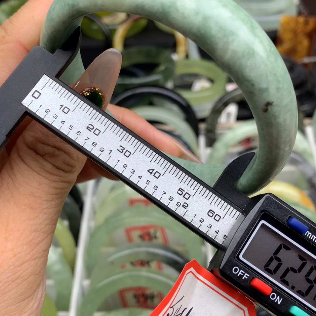 蛇纹石玉未镶嵌手镯549