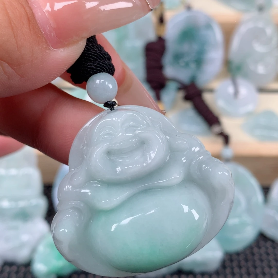 翡翠未镶嵌颈饰佛公