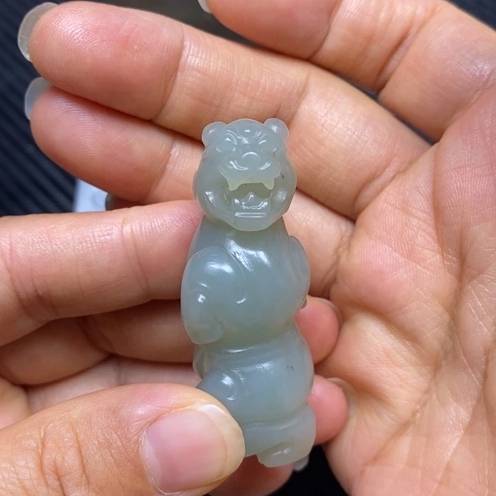和田玉未镶嵌颈饰酉**?