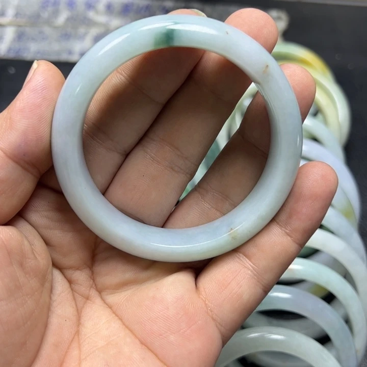 毛***芝未镶嵌定制翡翠58.3