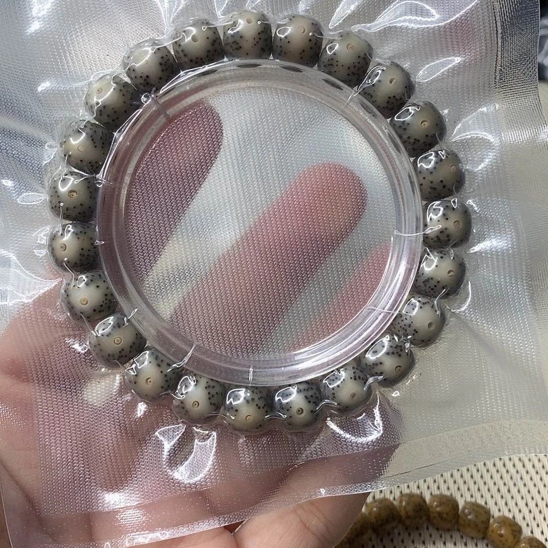 q***5吊坠星月菩提石玉黄金瞳单圈109