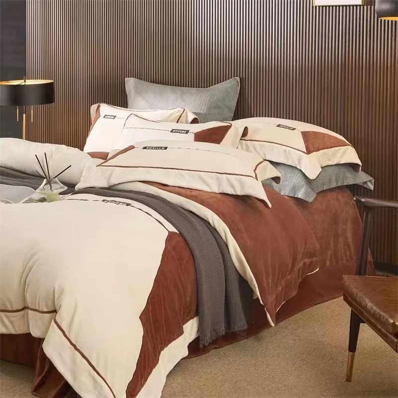 【欧阳柳家纺店】【巴伦西亚】时尚冬季保暖牛奶双拼加厚刺绣四件套