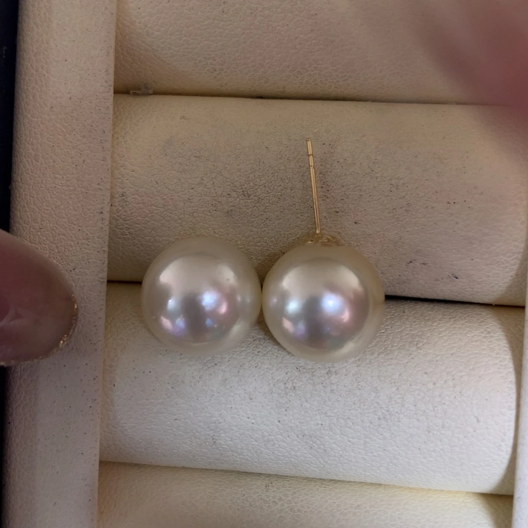 18K金镶嵌海水珍珠耳饰