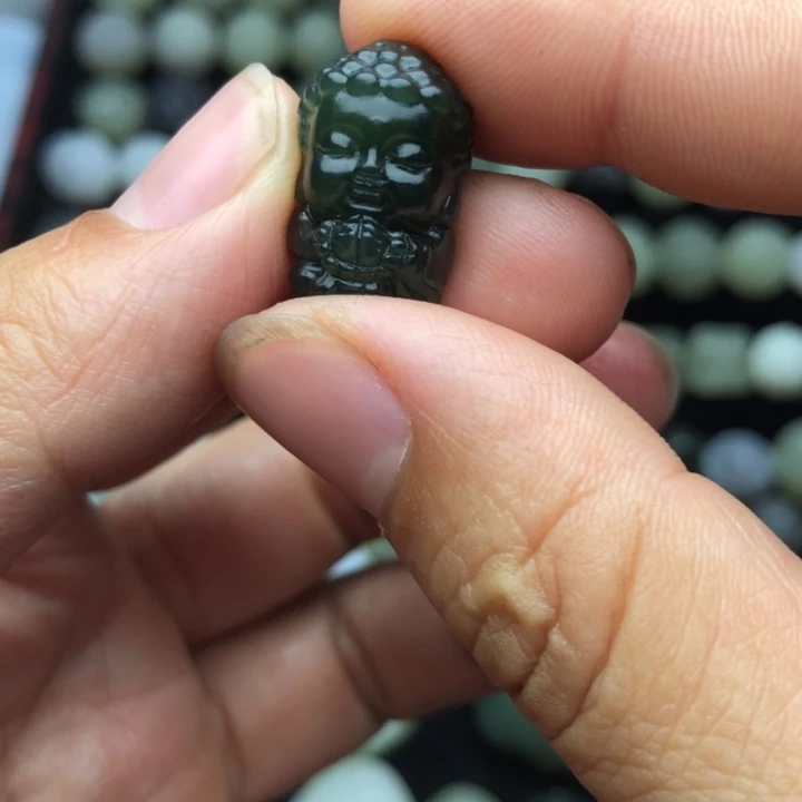 【闪购商品】和田玉未镶嵌颈饰舞****子