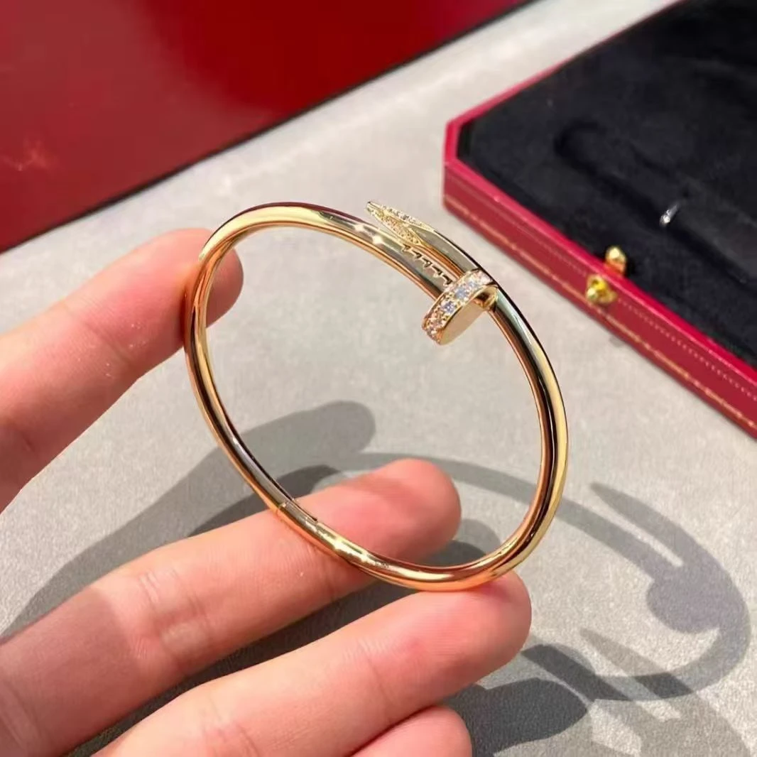 合金合成锆石手镯 V金版本  钉子手镯   简单轻奢 男女通用  百搭