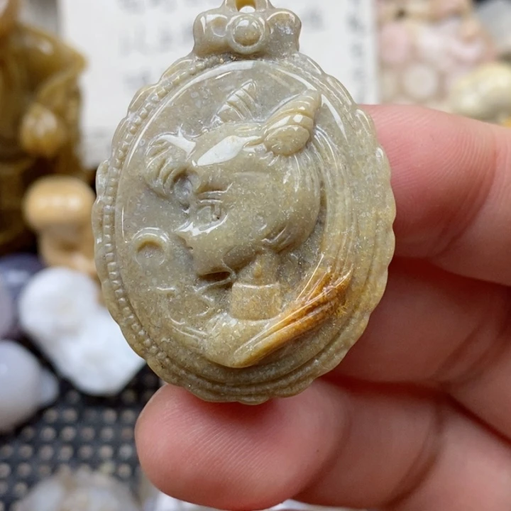 颈饰未镶嵌硅化珊瑚（珊瑚玉）