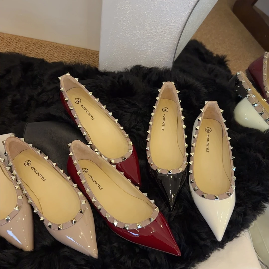 【六呈六】牛皮/2CM/铆钉平底尖头气质名媛性感日常通勤浅口单鞋女