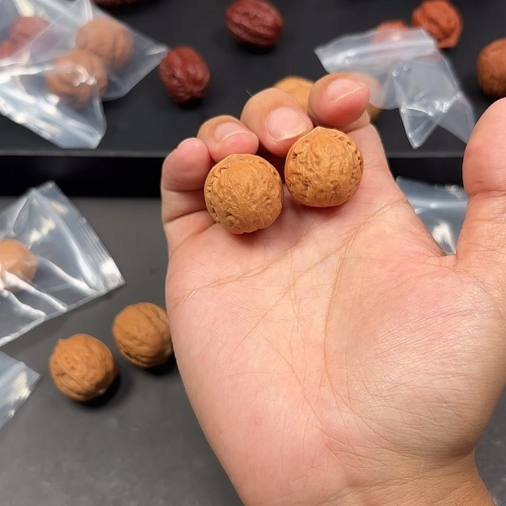 文玩核桃吊坠15.5小平底