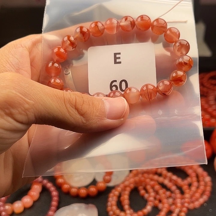 未镶嵌南红玛瑙多样性发货9m m南红玛瑙