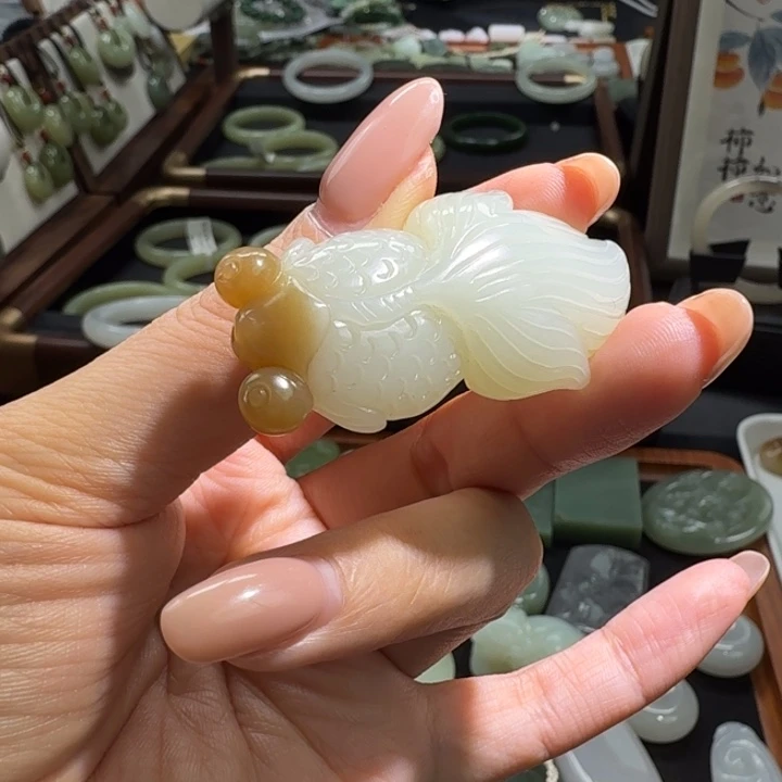 和田玉（糖玉）未镶嵌颈饰