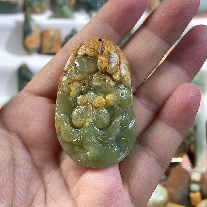 岫岩河磨玉（透闪石质玉）未镶嵌颈饰