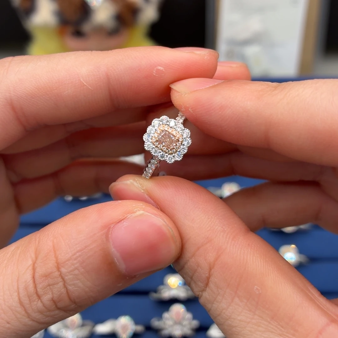 戒指/指环钻石18K金镶嵌粉钻戒指