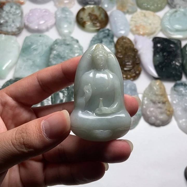 翡翠未镶嵌颈饰观音41