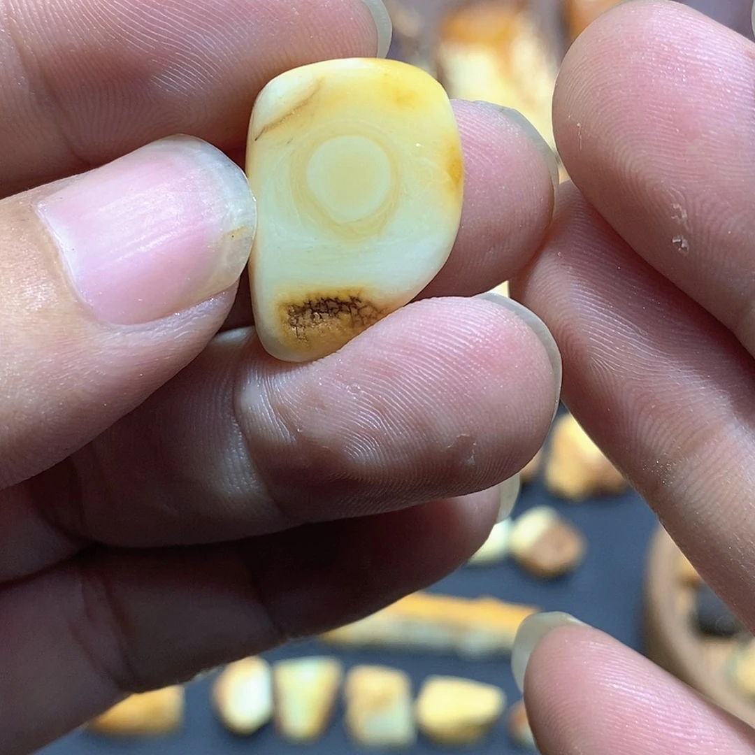大***海定制琥珀蜜蜡原石定制