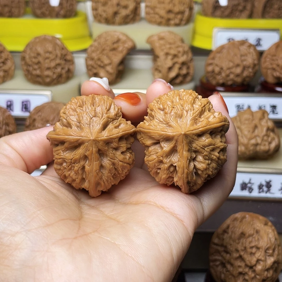 把件文玩核桃张*溪皇家正圆42左右