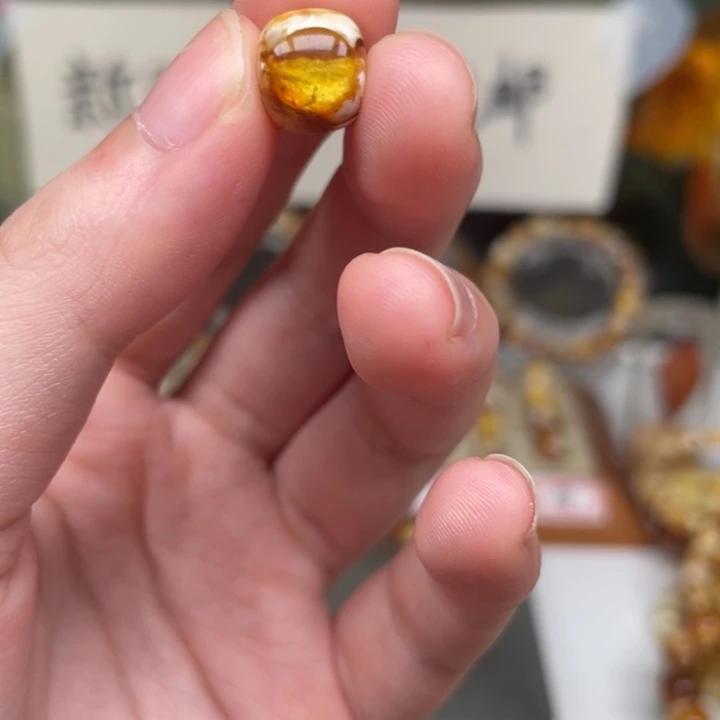 摄***郭琥珀未镶嵌裸石49号