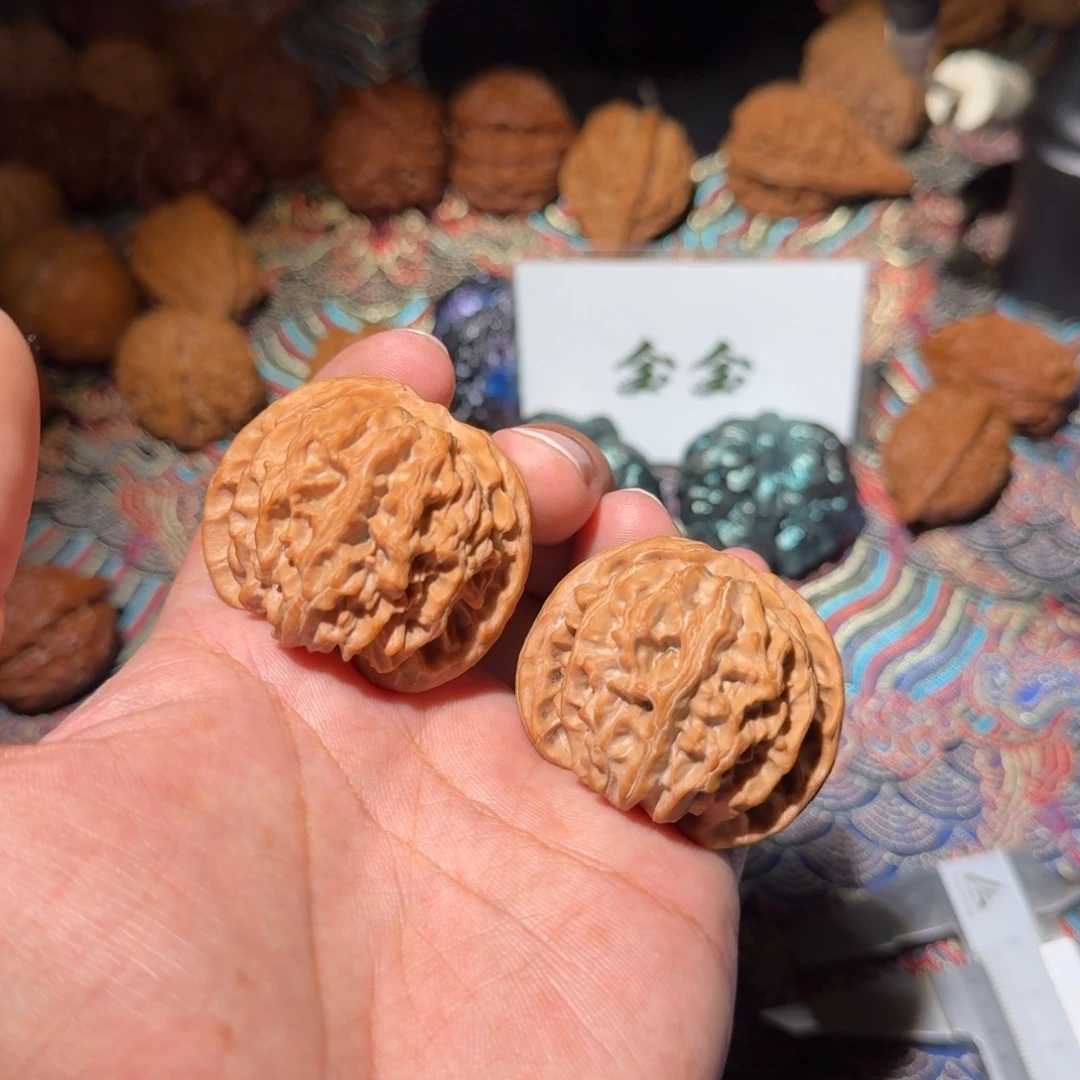 文玩核桃把件1200苹果园，尺寸43 41 35