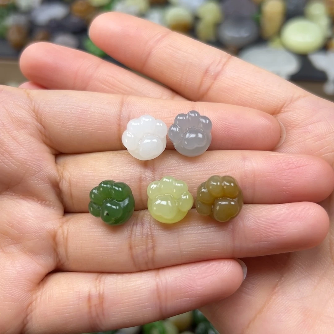 和田玉未镶嵌颈饰98一个多样性发其一