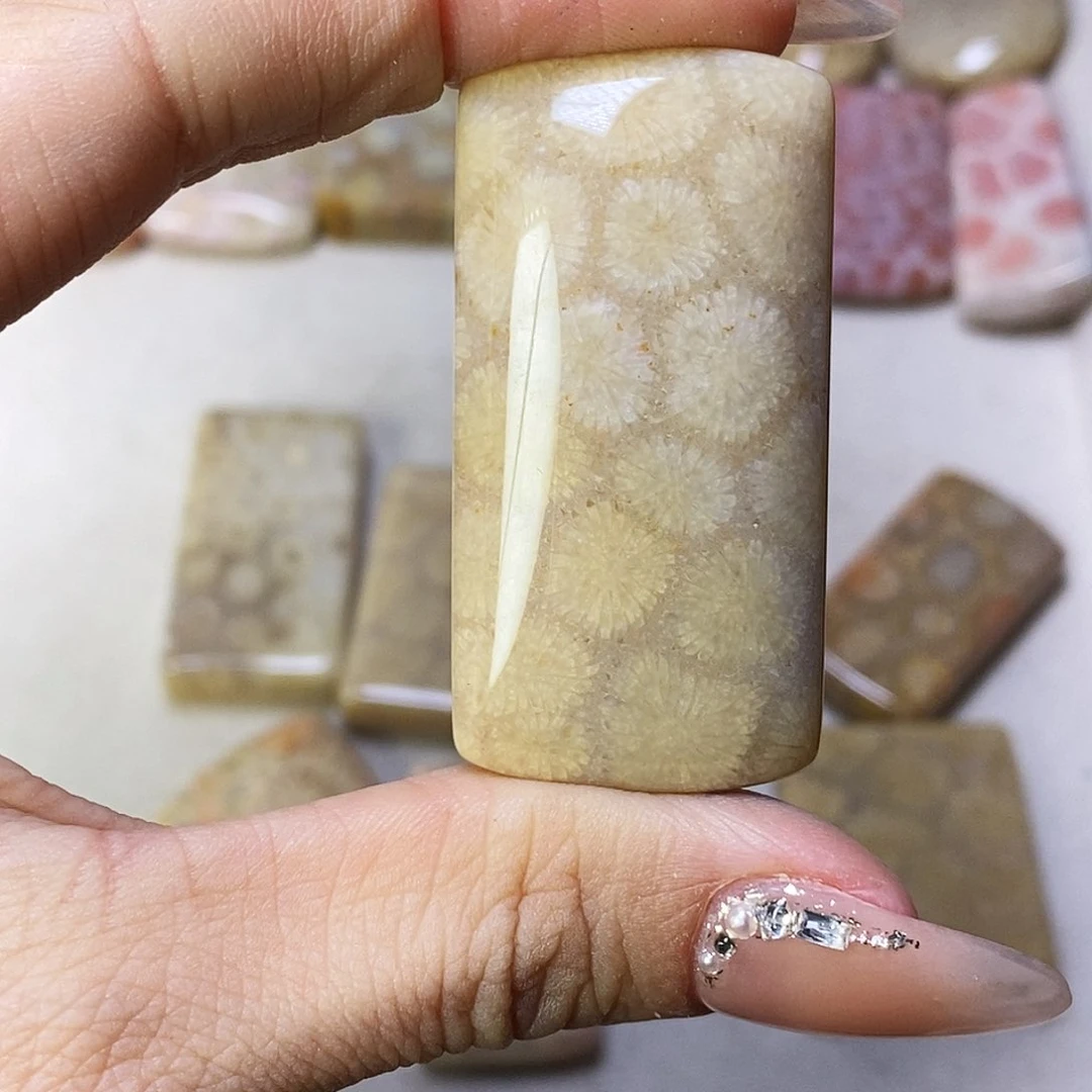 合金颈饰硅化玉觉***C