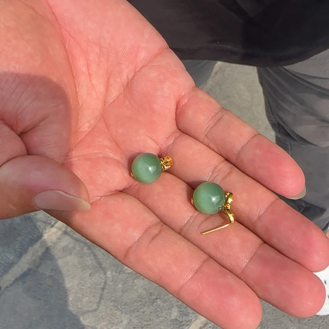 和田玉18K金镶嵌耳饰夹层料猫眼