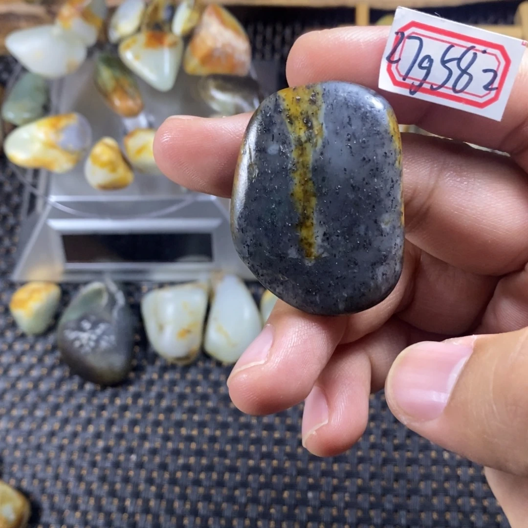 和田玉（糖玉）未镶嵌挂件