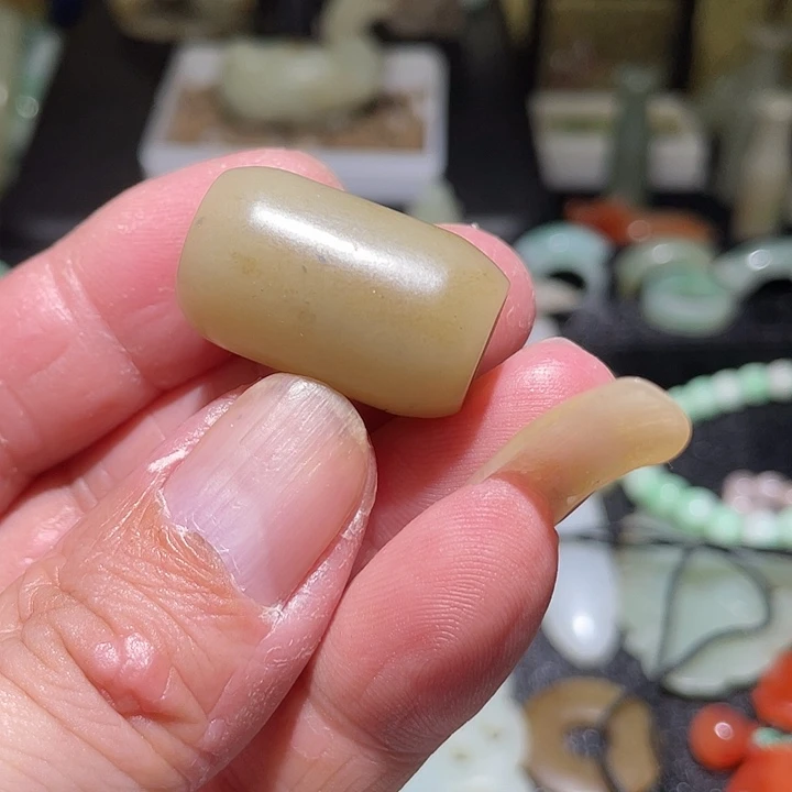 安***哥和田玉（糖玉）未镶嵌颈饰