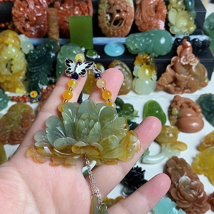 未镶嵌蛇纹石玉颈饰