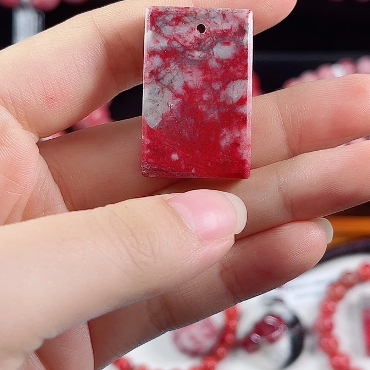 天然辰砂原石吊坠