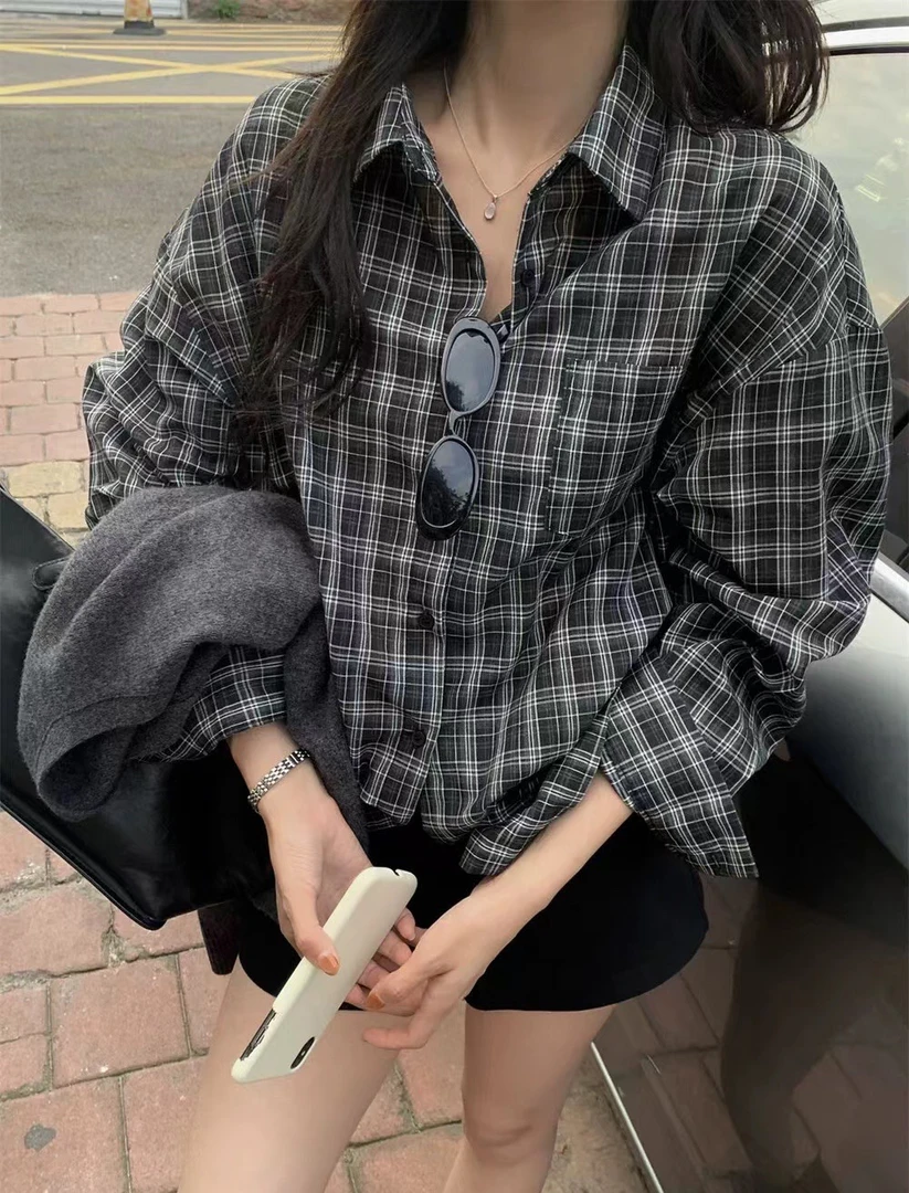 秋季减龄复古长袖格子衬衫搭配时尚休闲