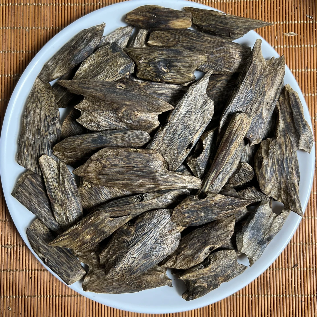 奇楠沉香高油熏香块料50g，香味醇厚，有花香奶香凉韵十足，上炉熏香