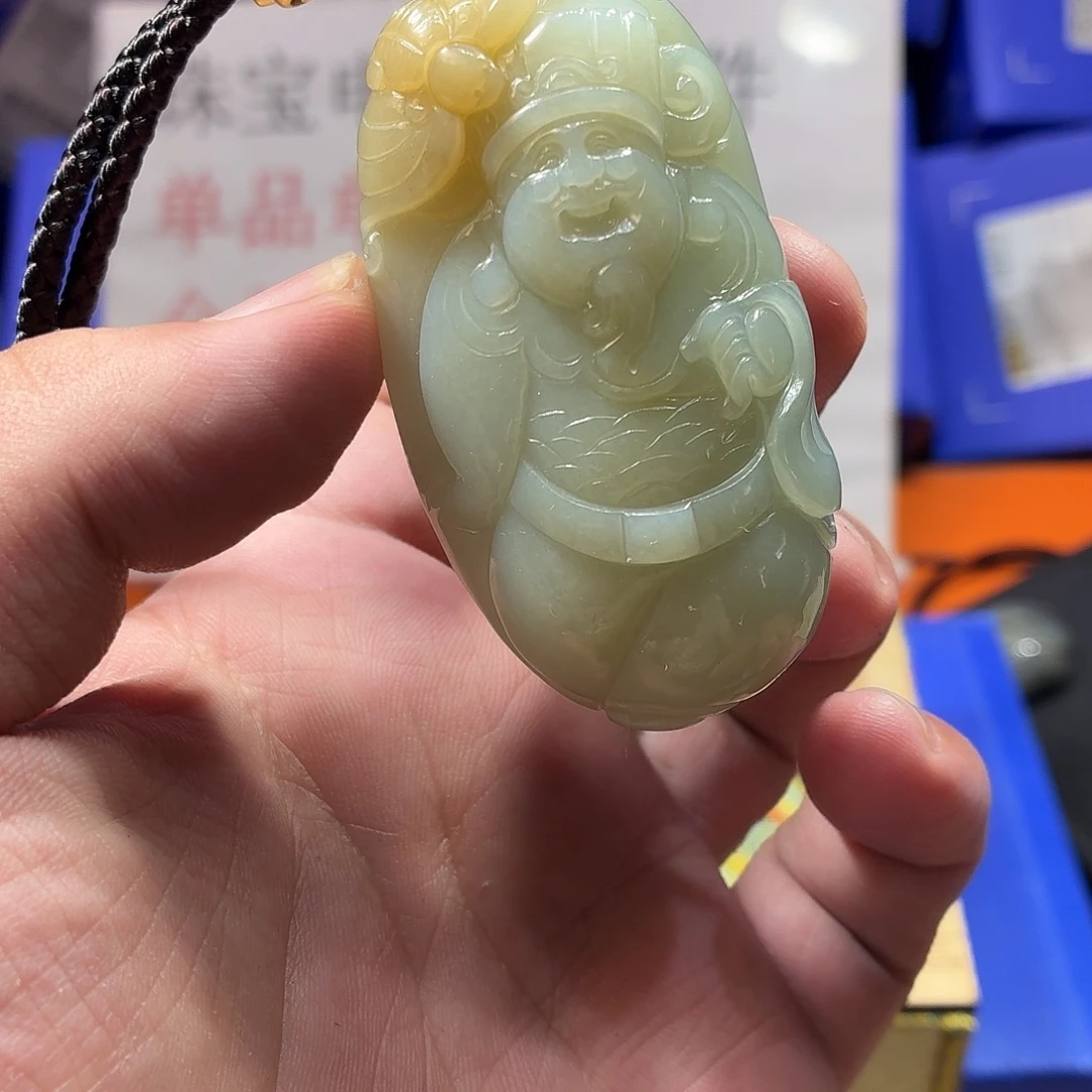 颈饰未镶嵌和田玉（糖玉）