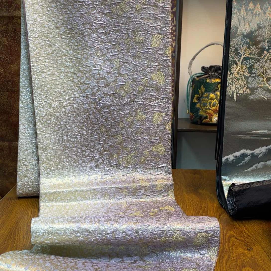 织绣西****包织锦技艺高超