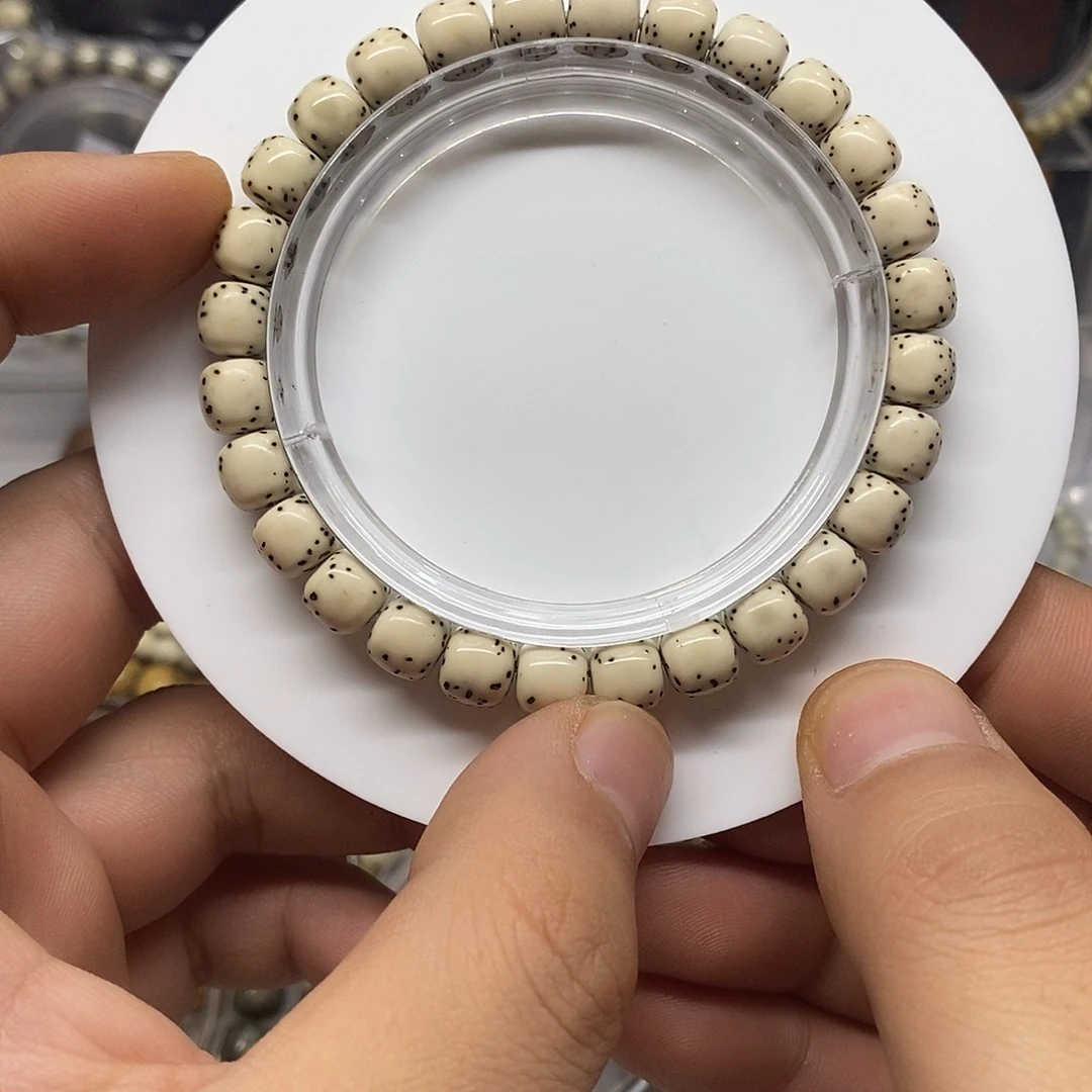 星月菩提手串瓷白河豚8x7