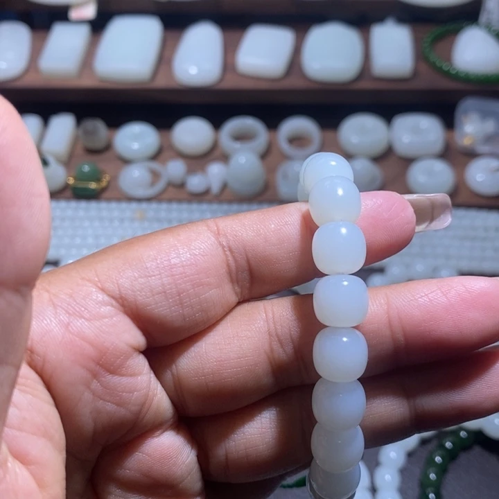 未镶嵌手链和田玉好**在