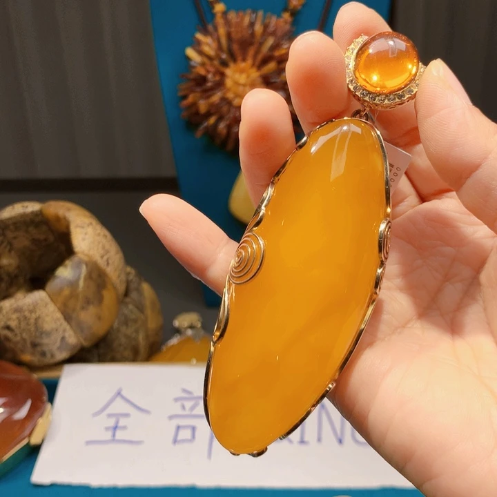 琥珀颈饰未镶嵌波兰设计款琥珀蜜蜡