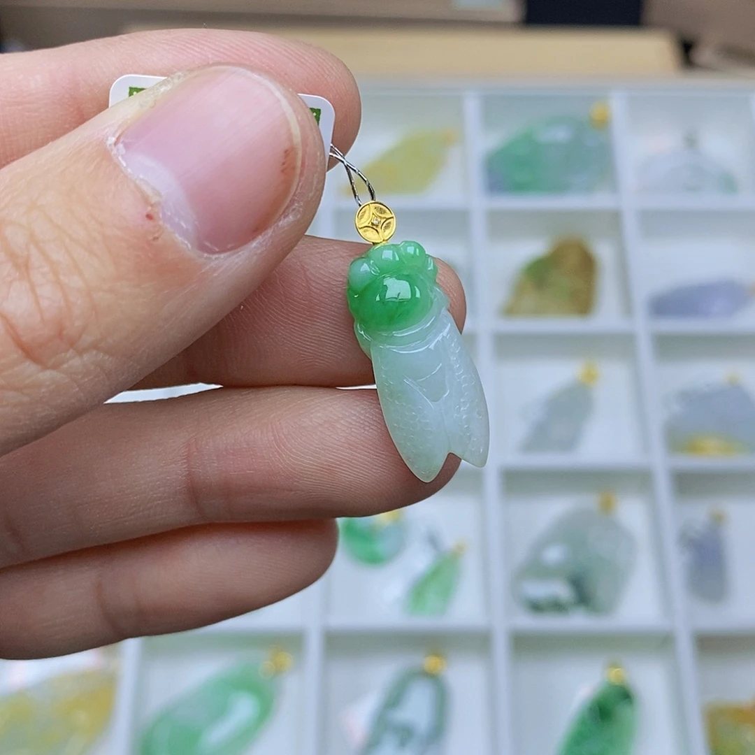 翡翠颈饰18K金镶嵌翡翠