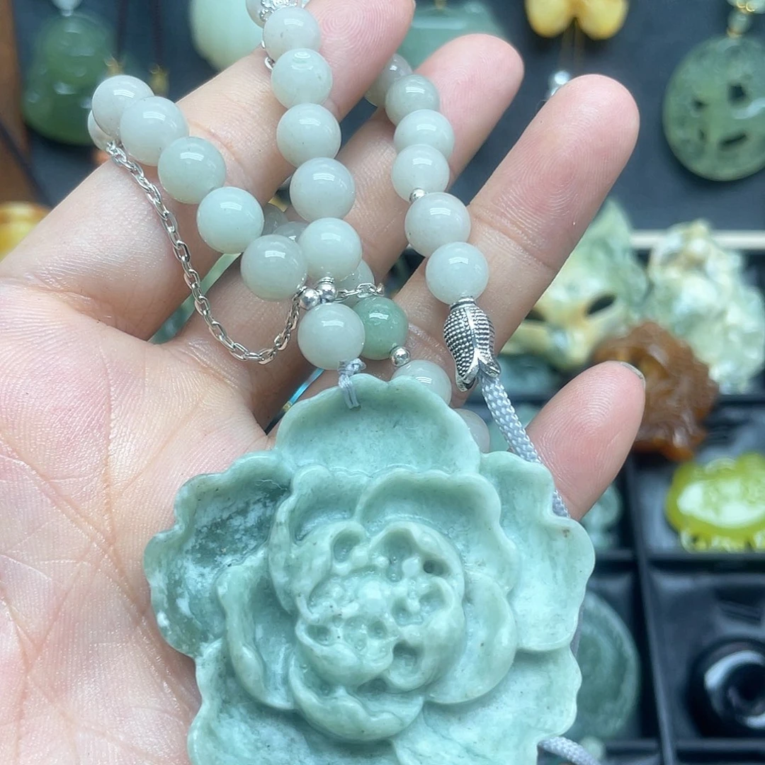 未镶嵌蛇纹石玉颈饰