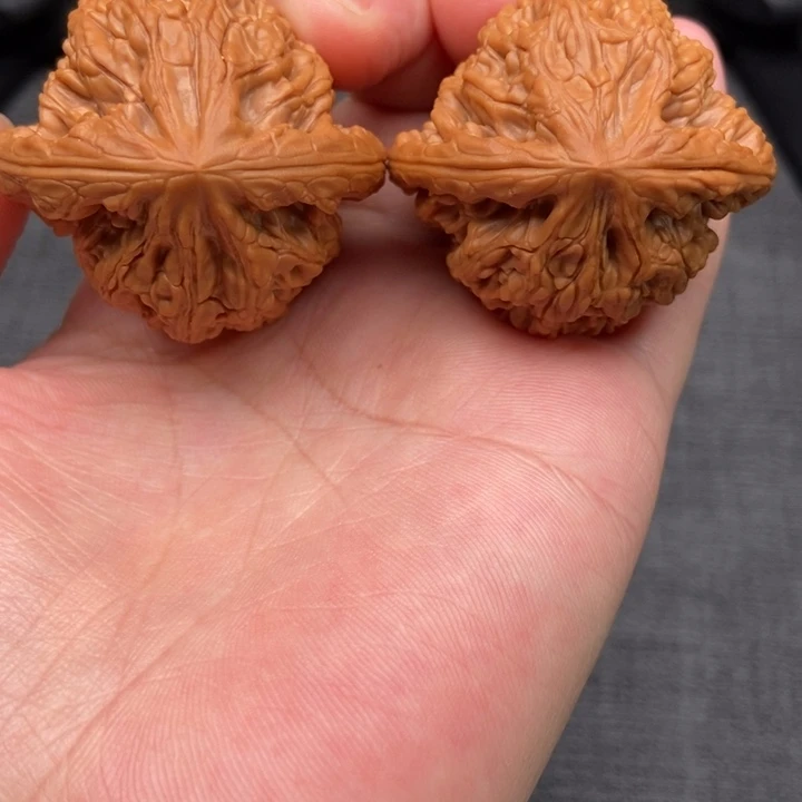 文玩核桃把件虎头王42