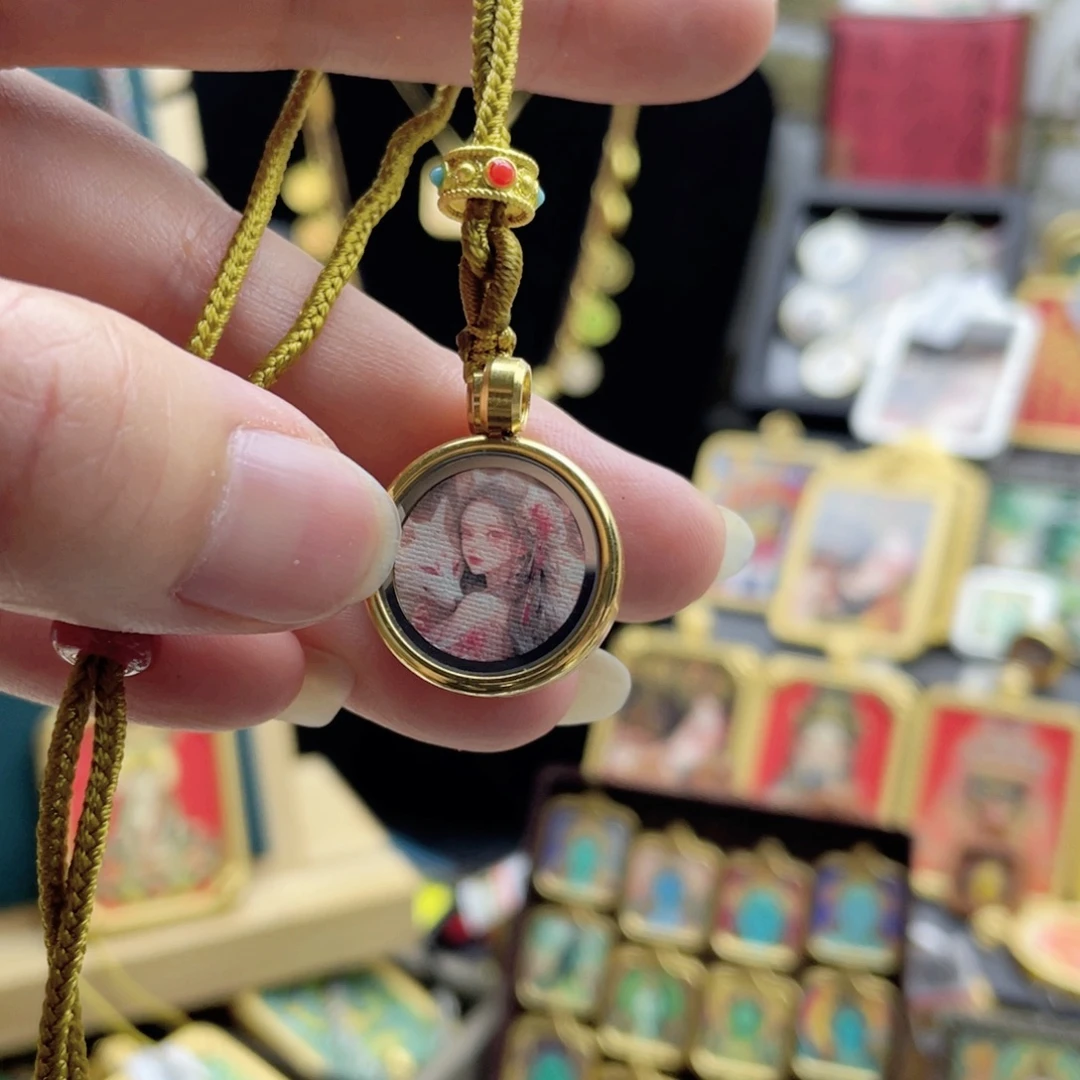 唐卡等多种形式进行的