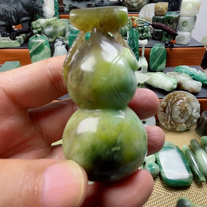 独山玉未镶嵌珠宝半成品