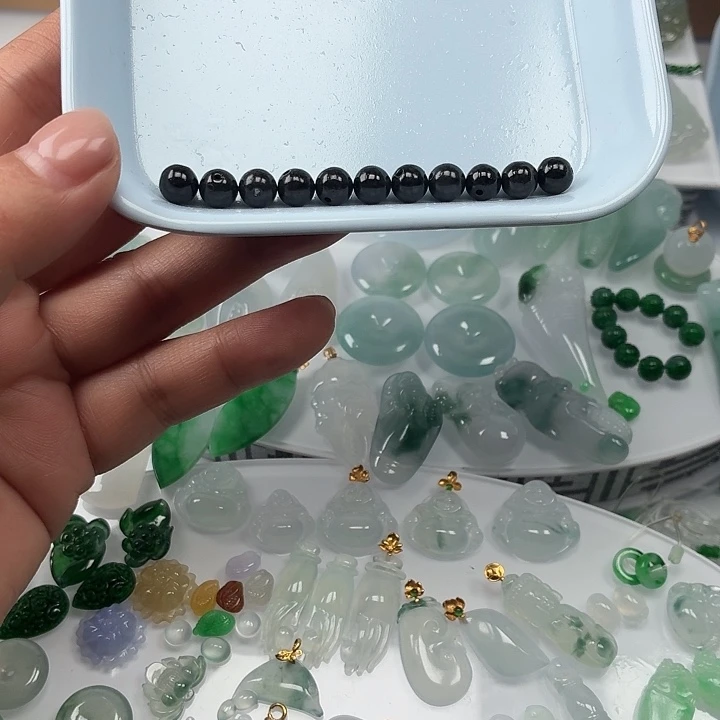 翡翠未镶嵌颈饰纯A
