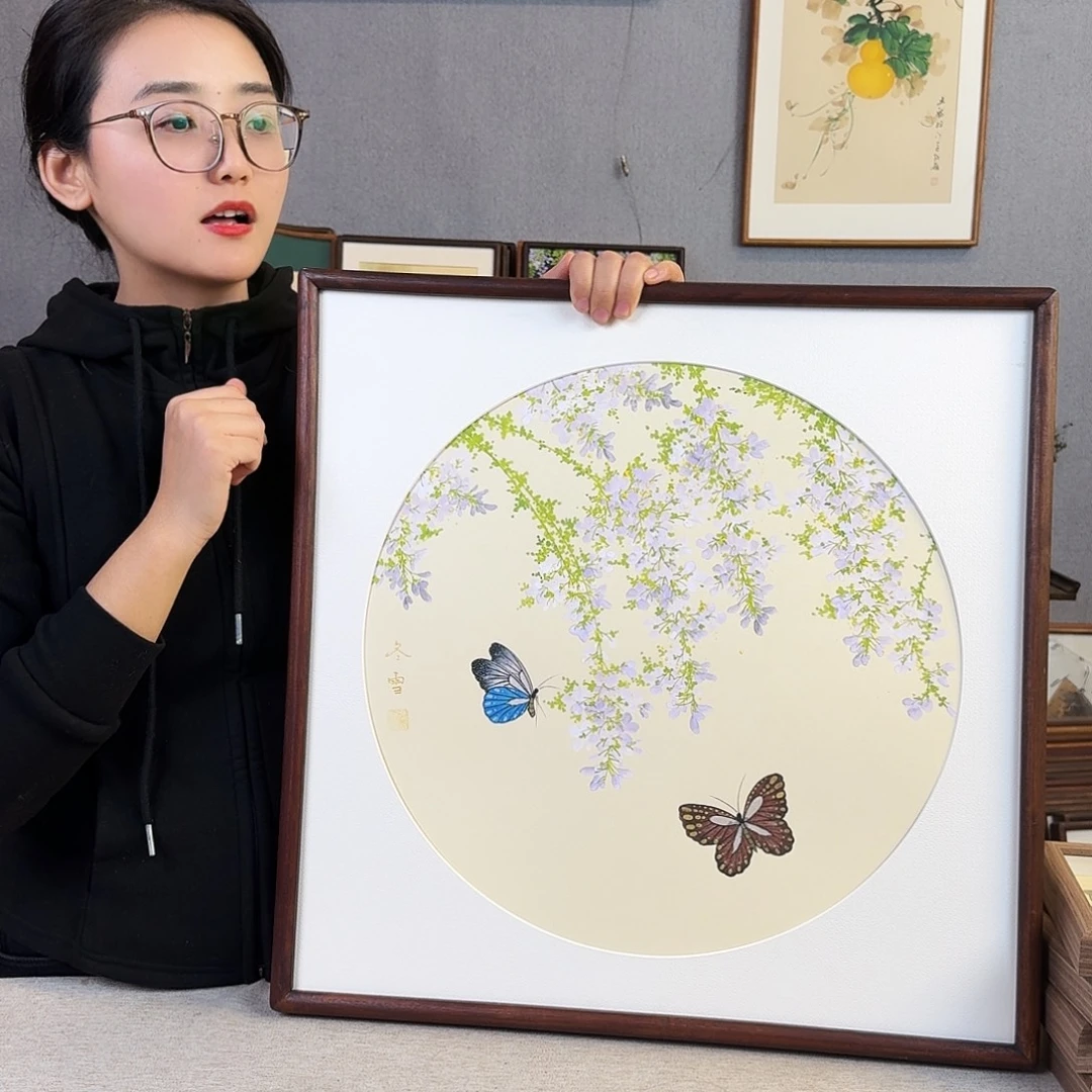 国画手绘带框尺寸： 53*53