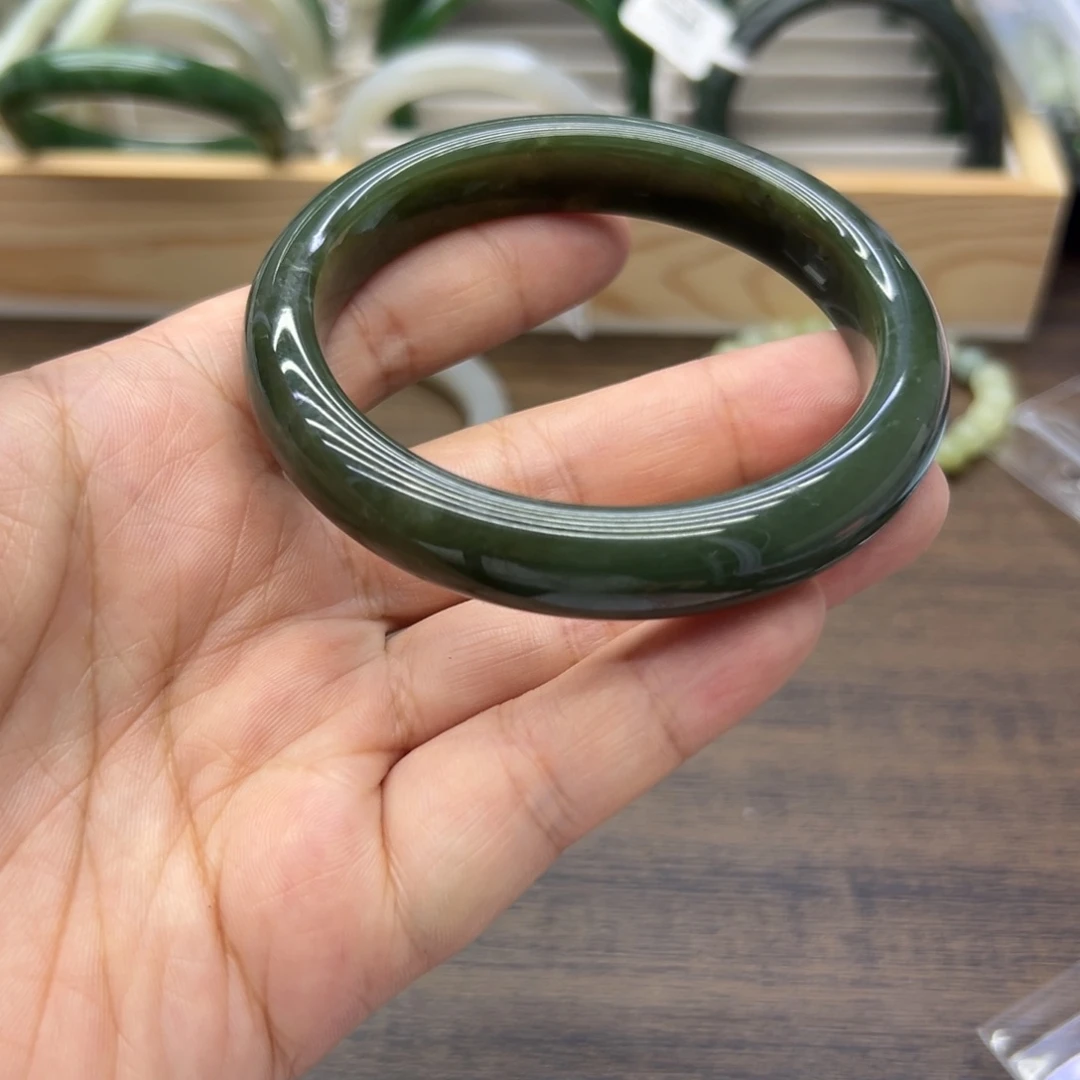 和田玉未镶嵌手镯60.9圈围672瑕