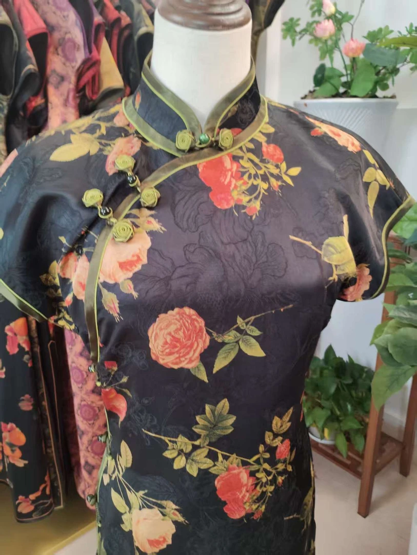 【SY037】黑底玫瑰提花牡丹花萝中试旗袍