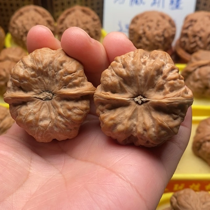 吊坠桃核蛤蟆头40。。。。。