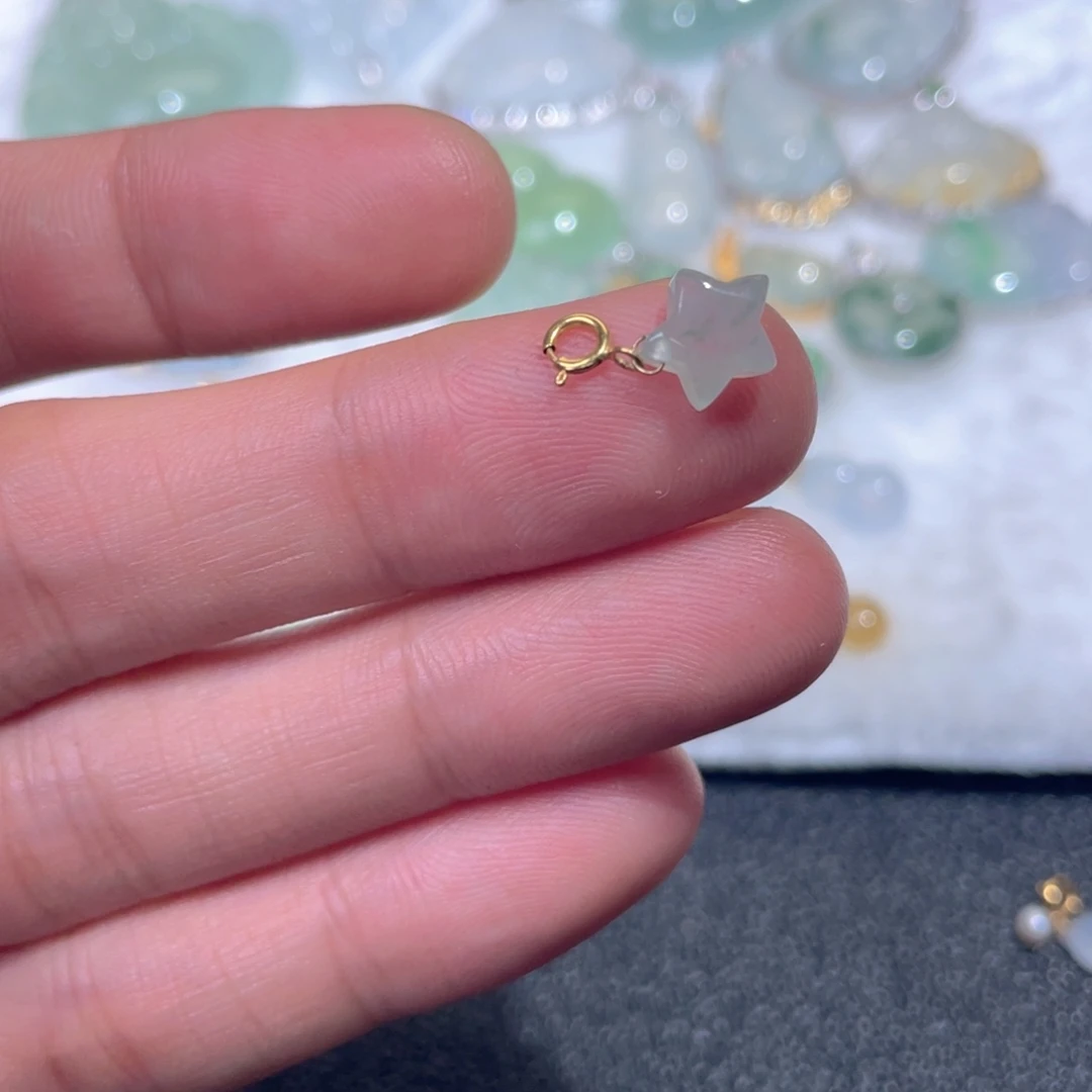 颈饰18K金镶嵌翡翠翡翠