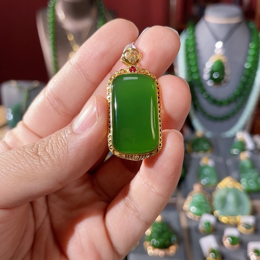 和田玉（碧玉）18K金镶嵌颈饰