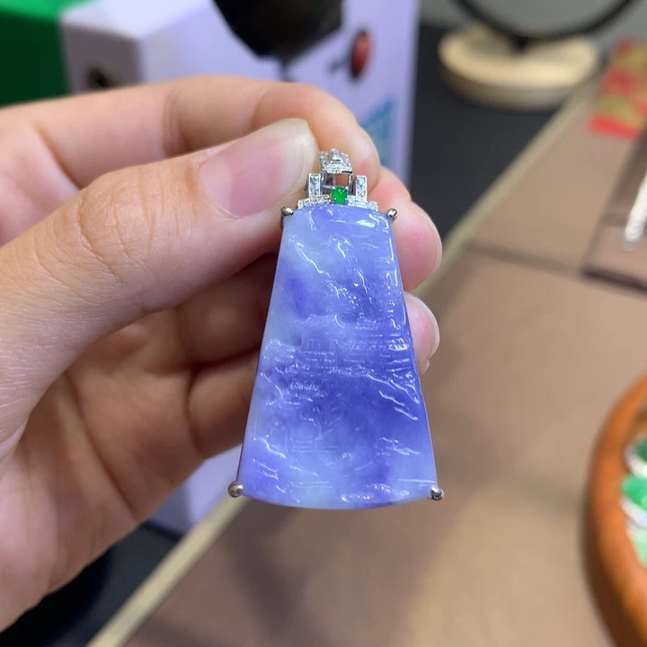 翡翠18K金镶嵌颈饰翡翠