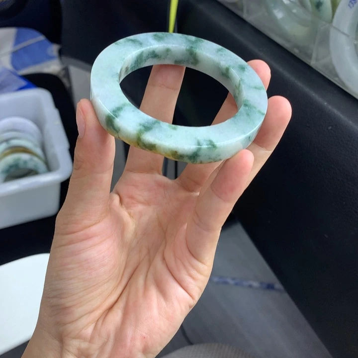未镶嵌翡翠手镯定制翡翠