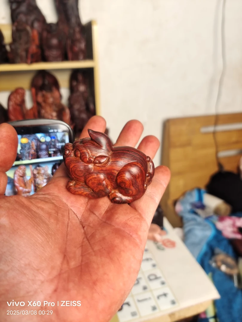 纯手工雕刻小貔貅